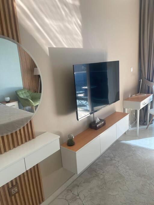 Cool Chic Apart On Canal Apartment *