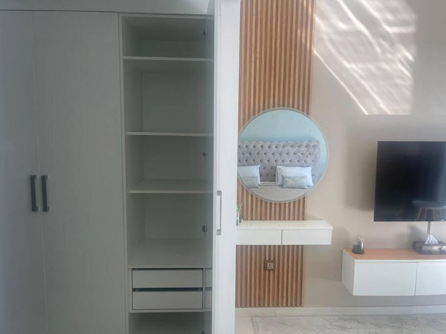 Cool Chic Apart On Canal Apartment