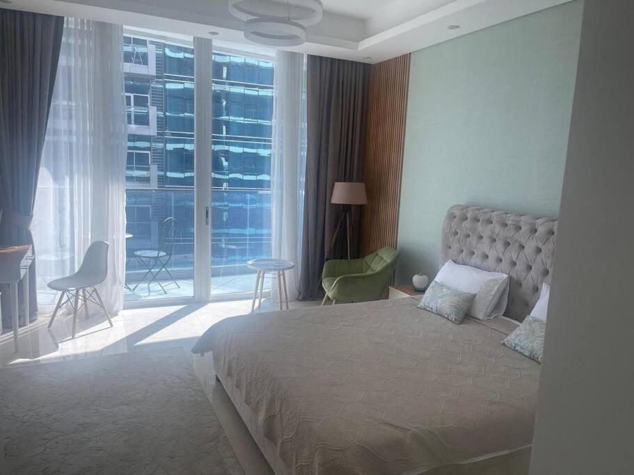 Cool Chic Apart On Canal Apartment