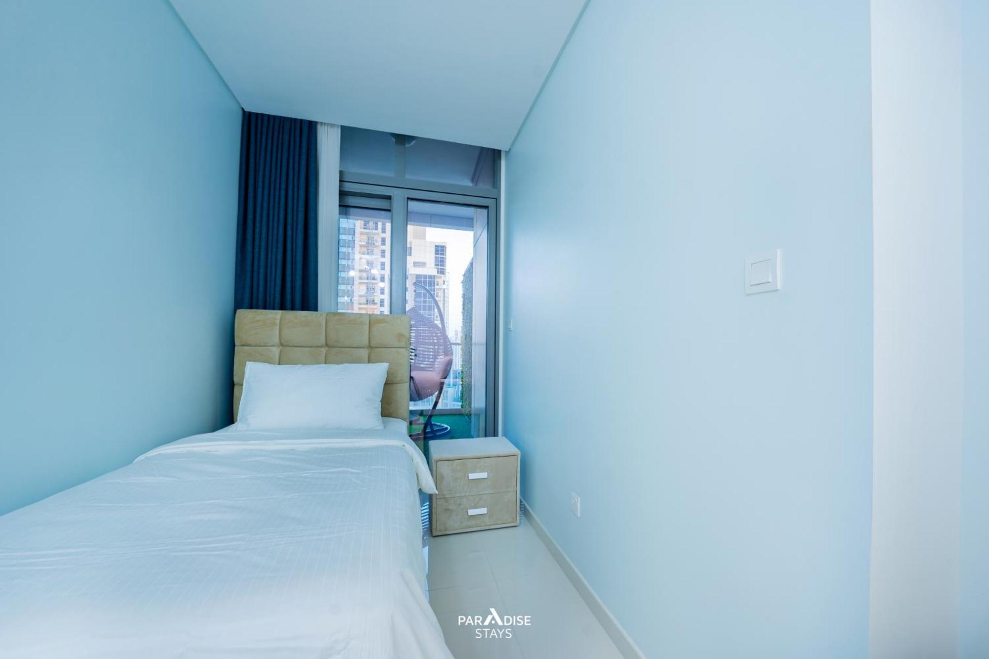 Paramount Midtown Hotel, Burj Khalifa Views * Dubai