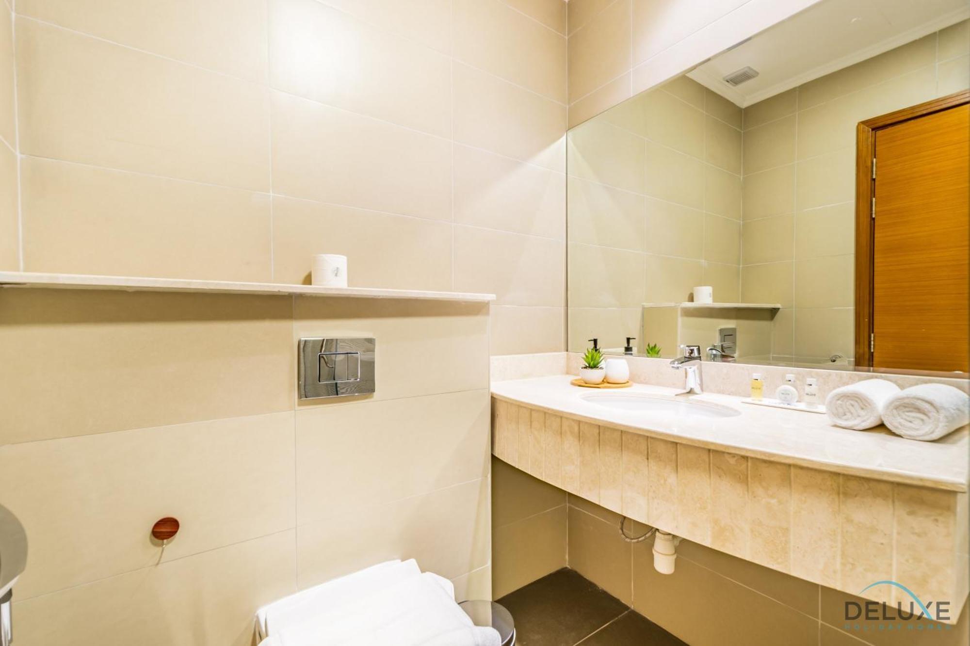 Apartment Tranquil 3br Townhouse With Assistant's At District 12 Jvc By Deluxe *