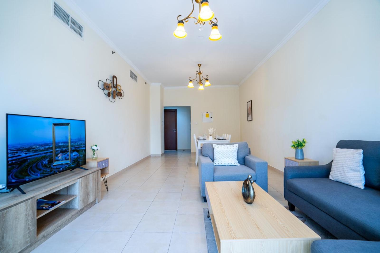 Apartment Rh- Prime Location, Spacious 2br, Walk To Mall *