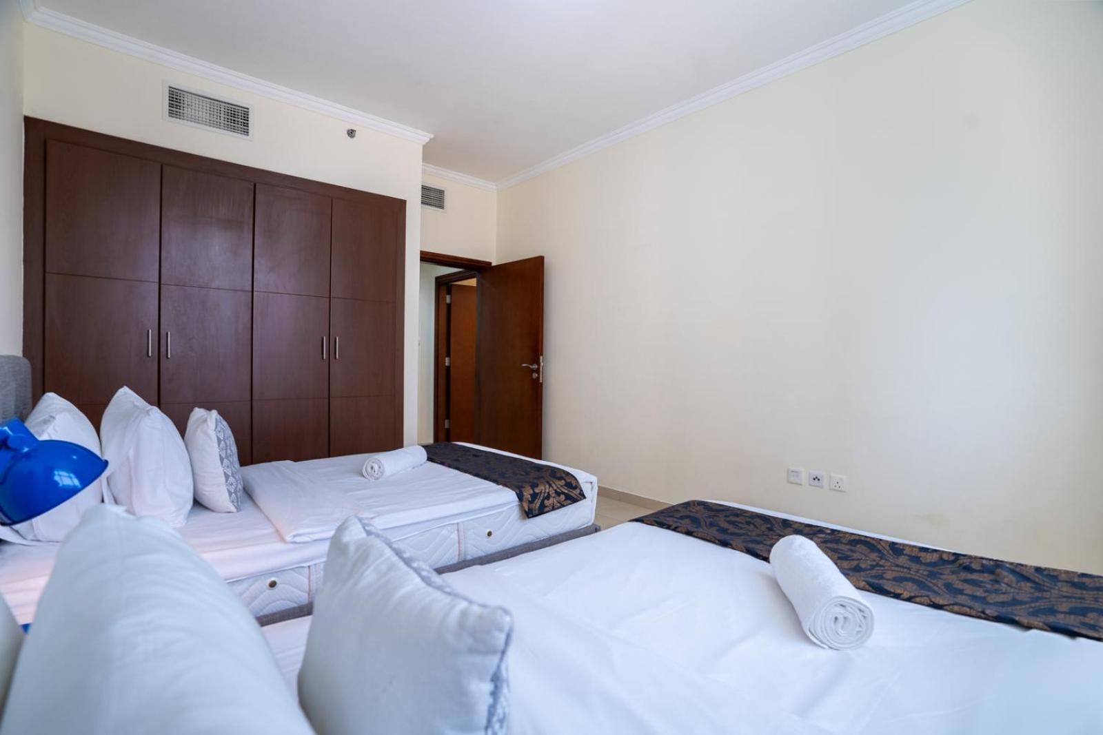 Rh- Prime Location, Spacious 2br, Walk To Mall Apartment Dubai