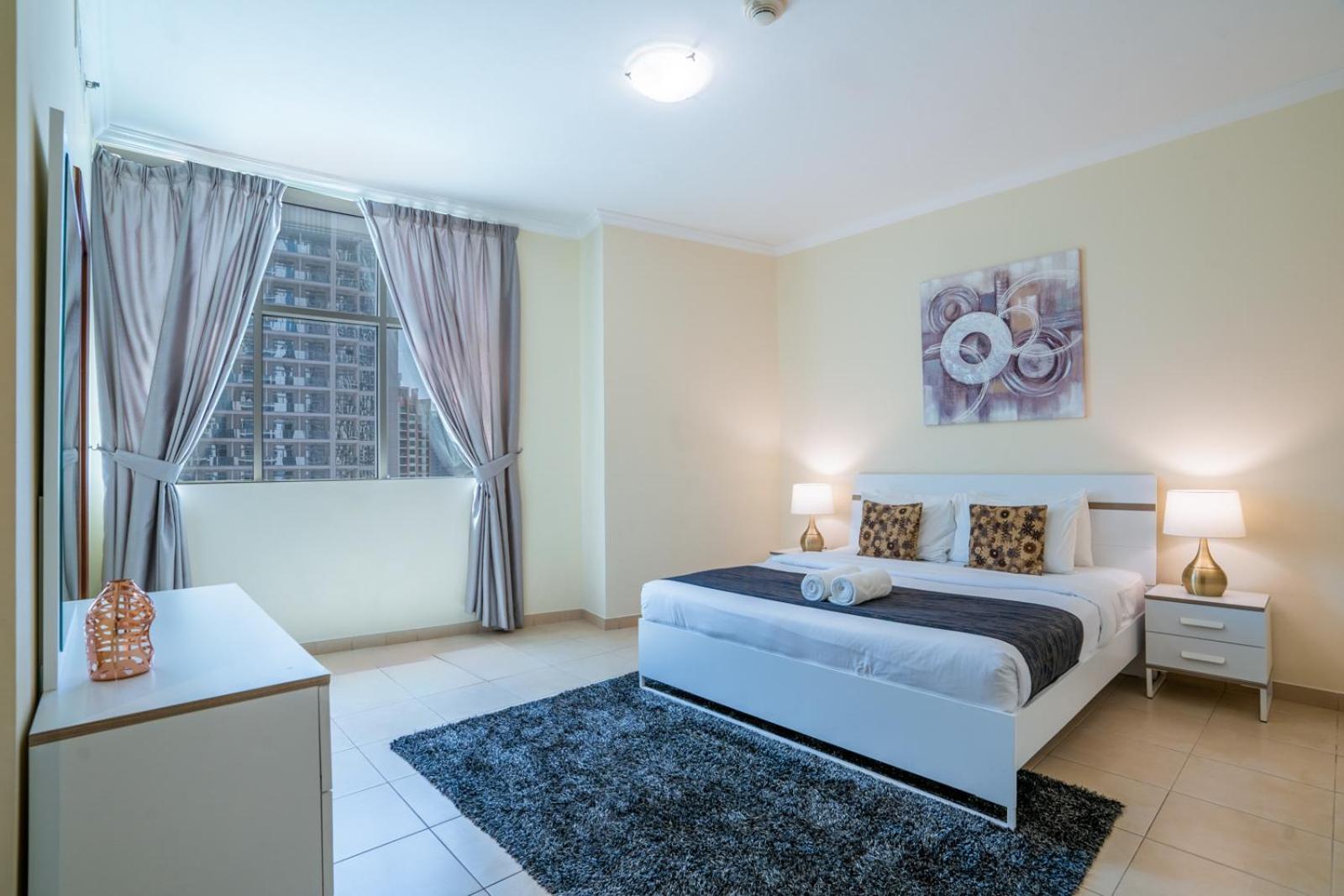 Apartment Rh- Prime Location, Spacious 2br, Walk To Mall
