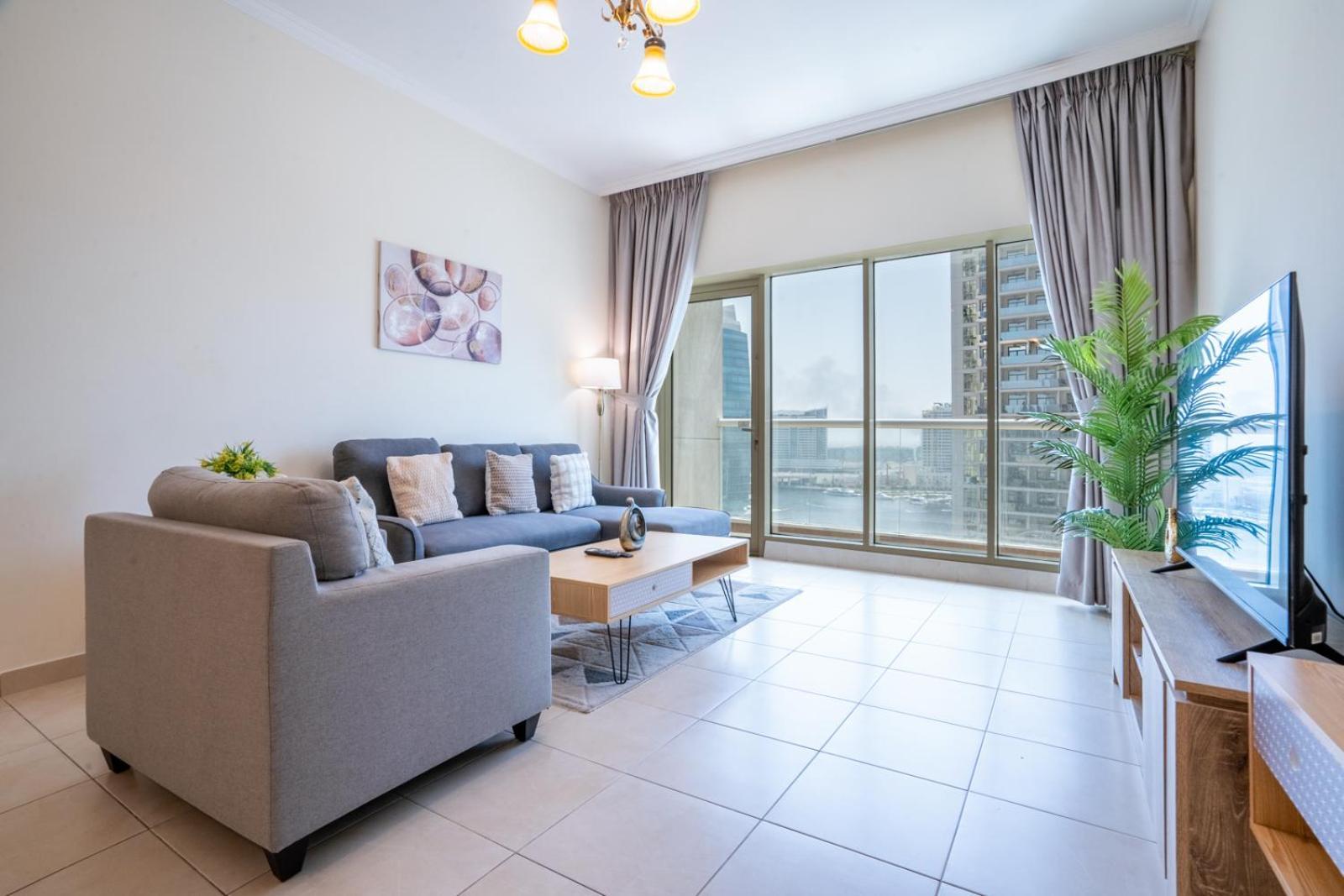 Rh- Prime Location, Spacious 2br, Walk To Mall Apartment Dubai