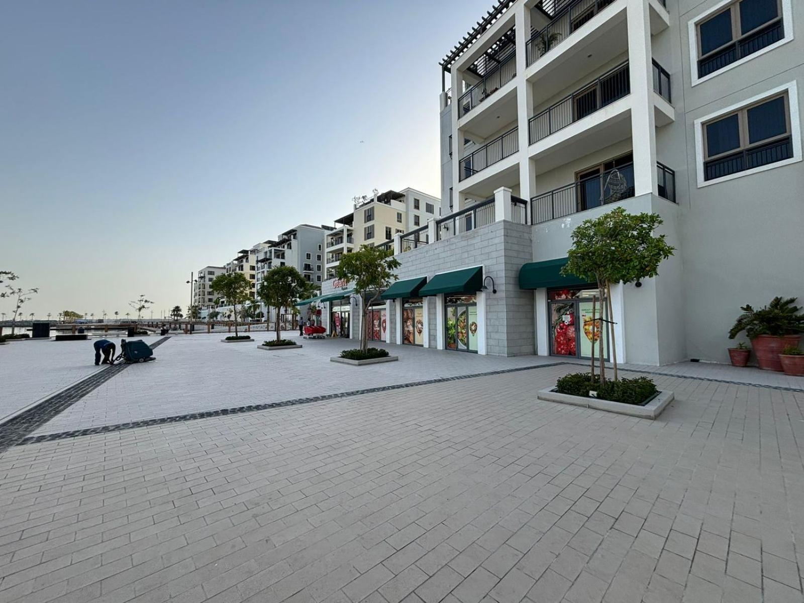 Lc22 - Elegant 1br With Beach Access In La Cote Building Apartamento