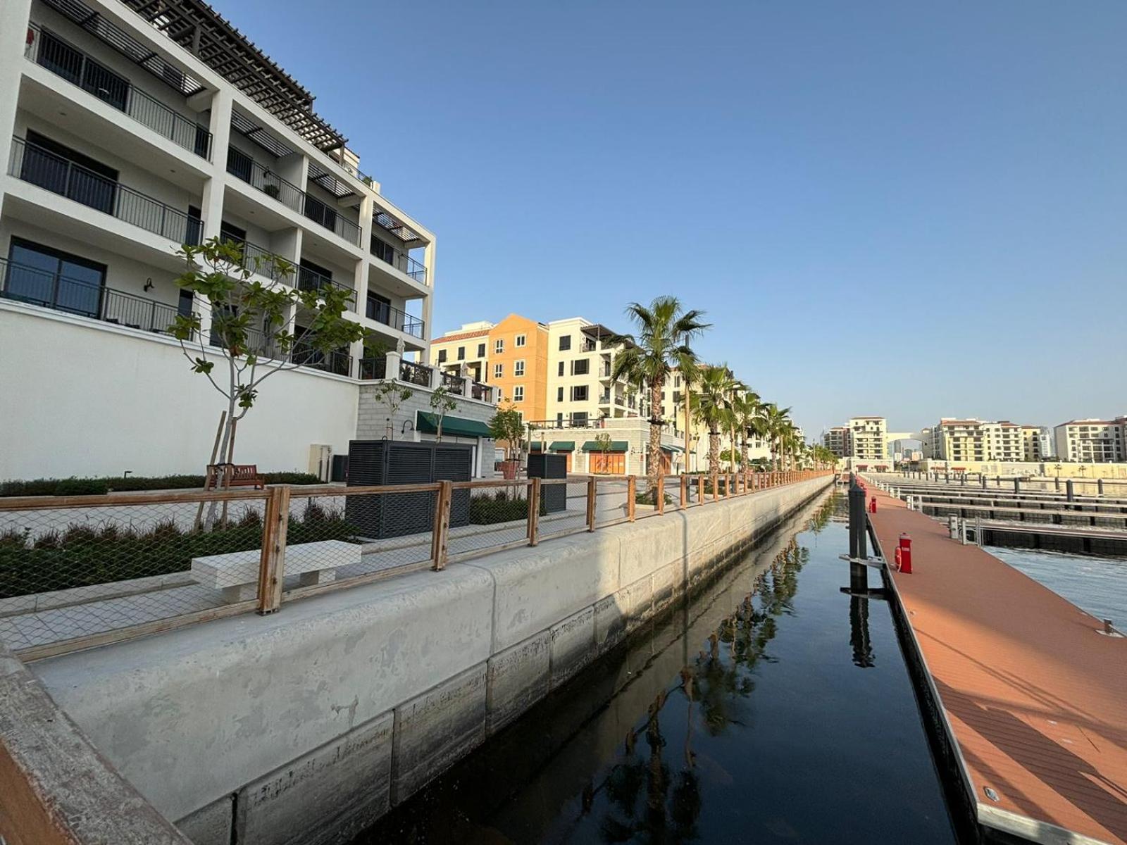 Apartamento Lc22 - Elegant 1br With Beach Access In La Cote Building Dubai