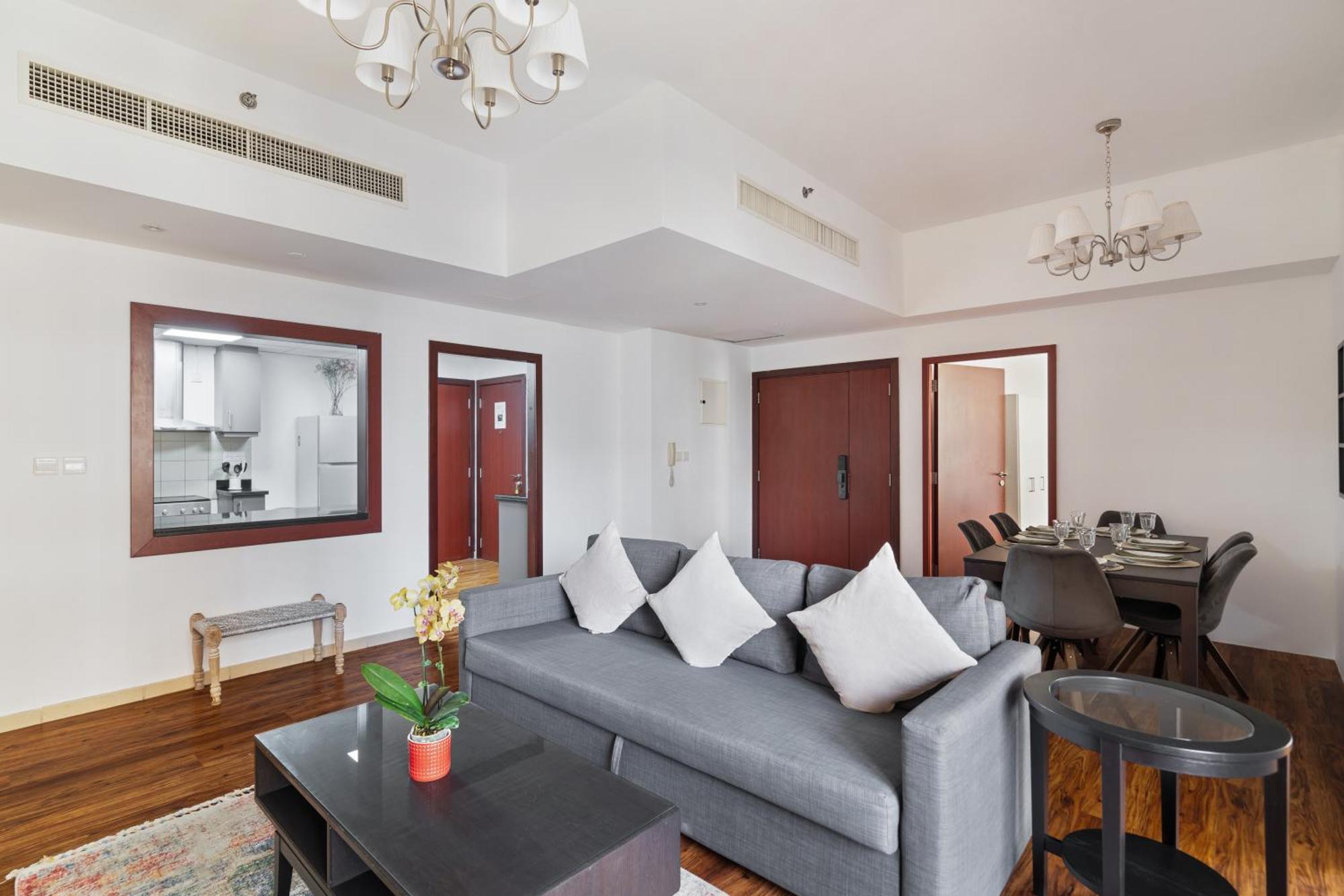Specious 5br Maid On Jbr Prime Location! Walk To The Mall, Dining & Entertainment - By Sunkissed Homes Apartment *