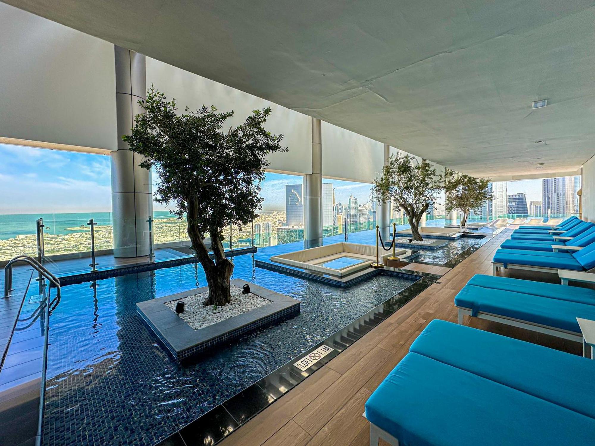 Apartment Burj Khalifa View Balcony With 64th Floor Infinity Pool In Paramount Midtown Dubai