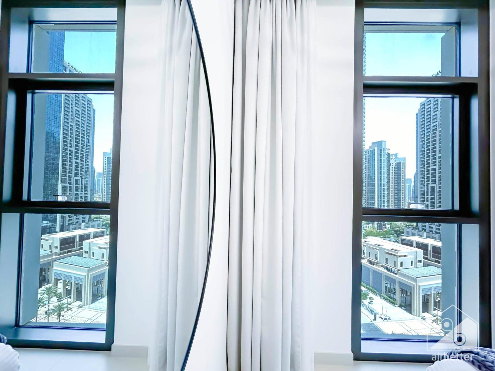 Luxury & Elegance At Burj Crown Downtown Apartment Dubai