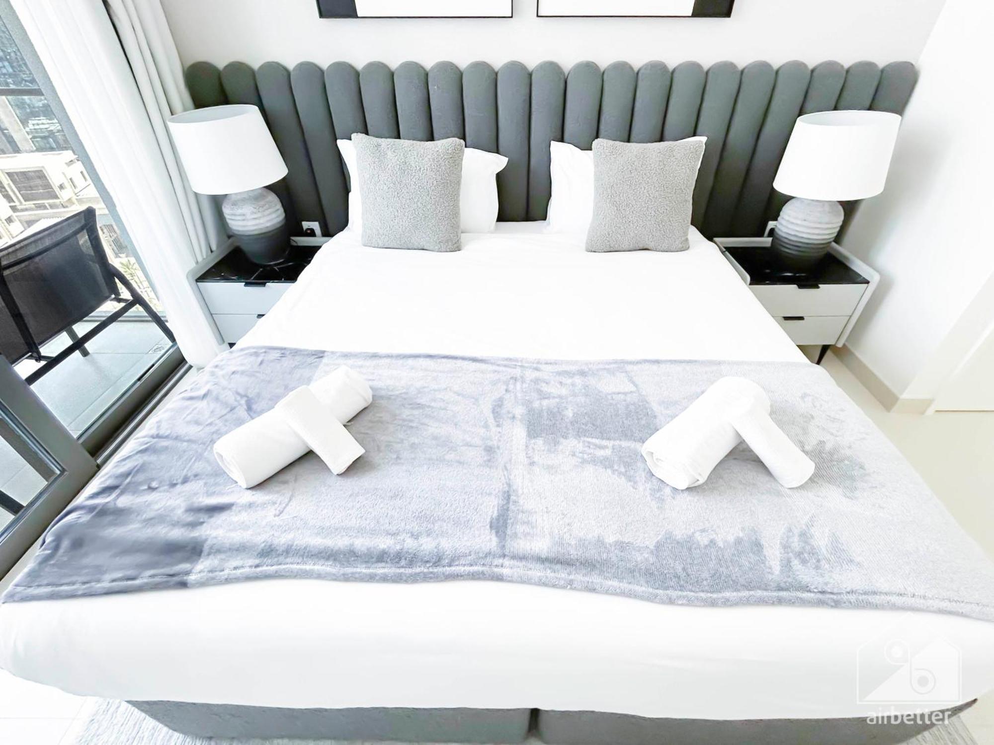 Luxury & Elegance At Burj Crown Downtown Apartment Dubai