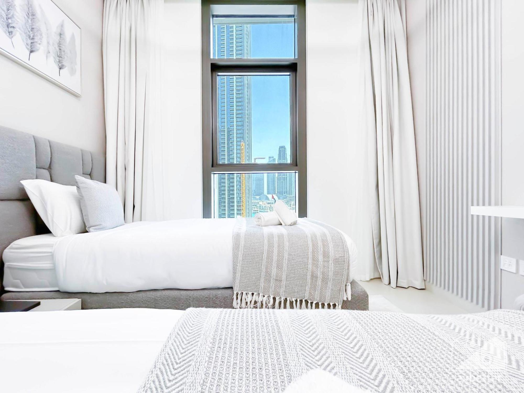 Luxury & Elegance At Burj Crown Downtown Apartment