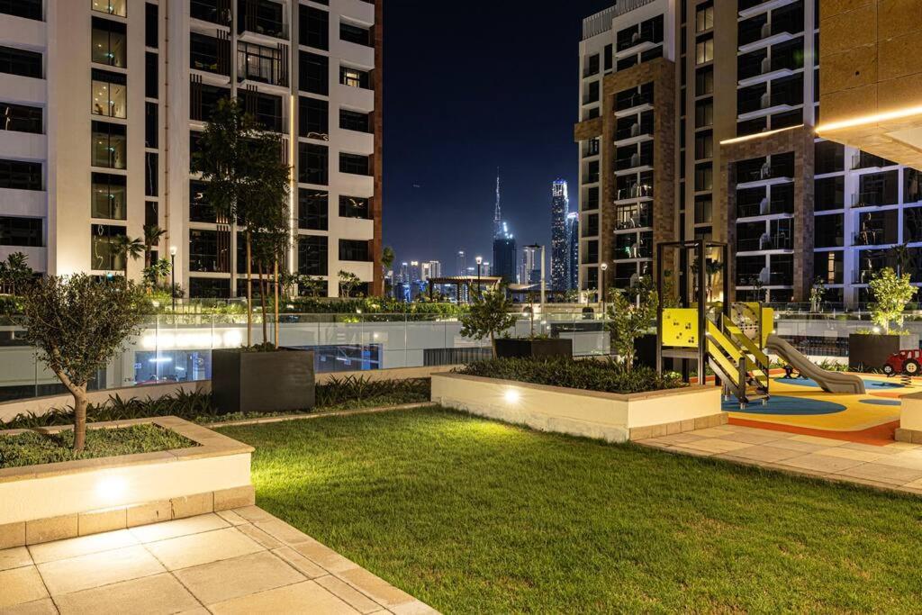 Apartment Modern Downtown & Burj Khalifa Views Dubai