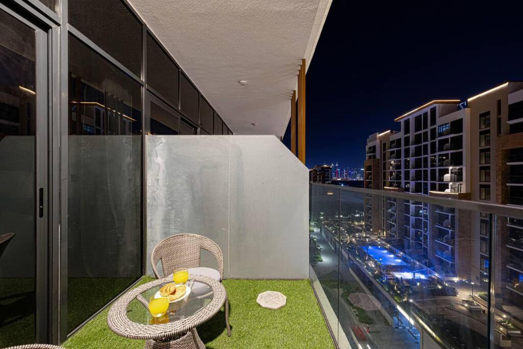 Modern Downtown & Burj Khalifa Views Apartment Dubai