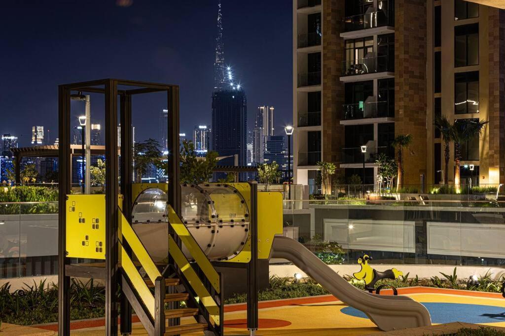 Modern Downtown & Burj Khalifa Views