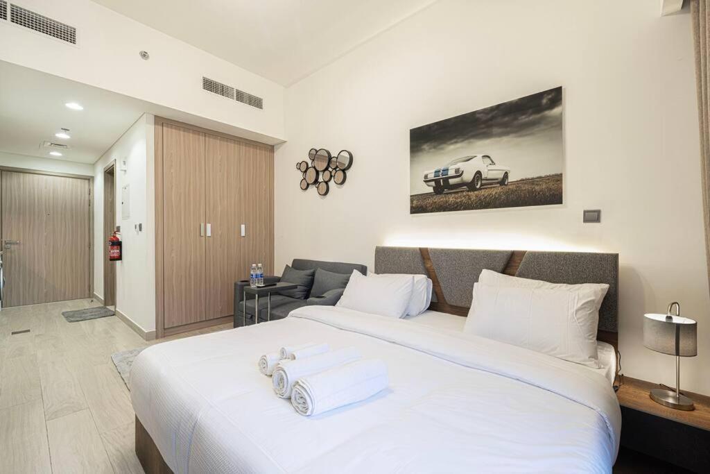 Modern Downtown & Burj Khalifa Views Apartment Dubai