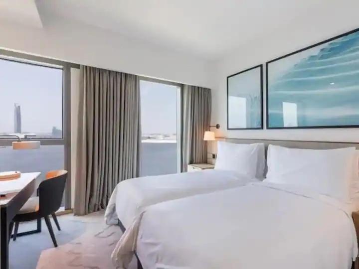 Stunning Burj Khalifa & Creek View Apartment