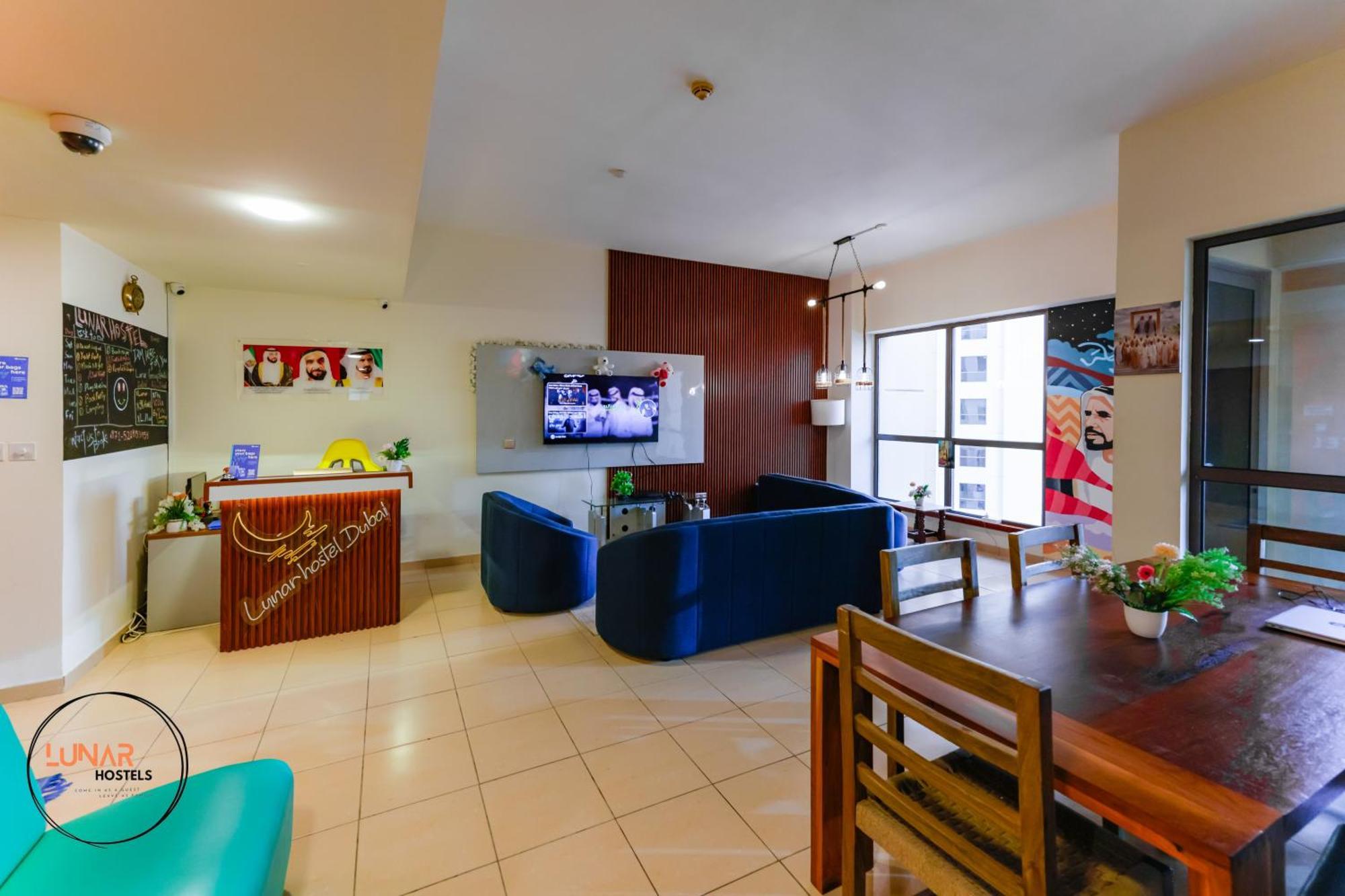 Lunar - Jbr Homestay *