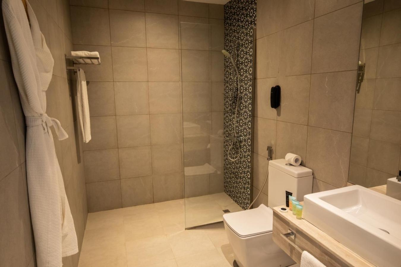 Grand Kingsgate Jaddaf Waterfront By Millennium Dubai