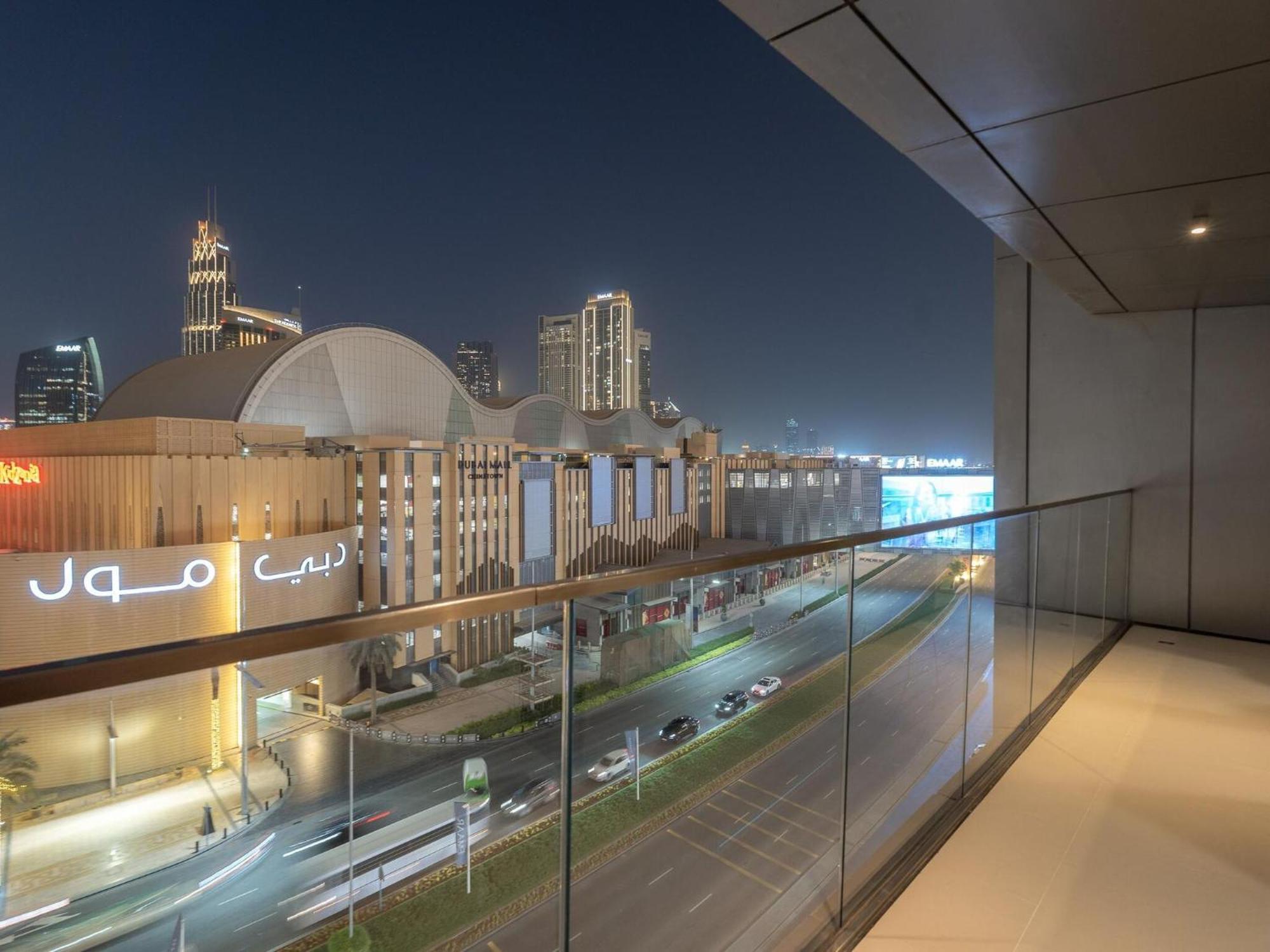 Luxurious Stylish Across Mall Burj Khalifa City Views