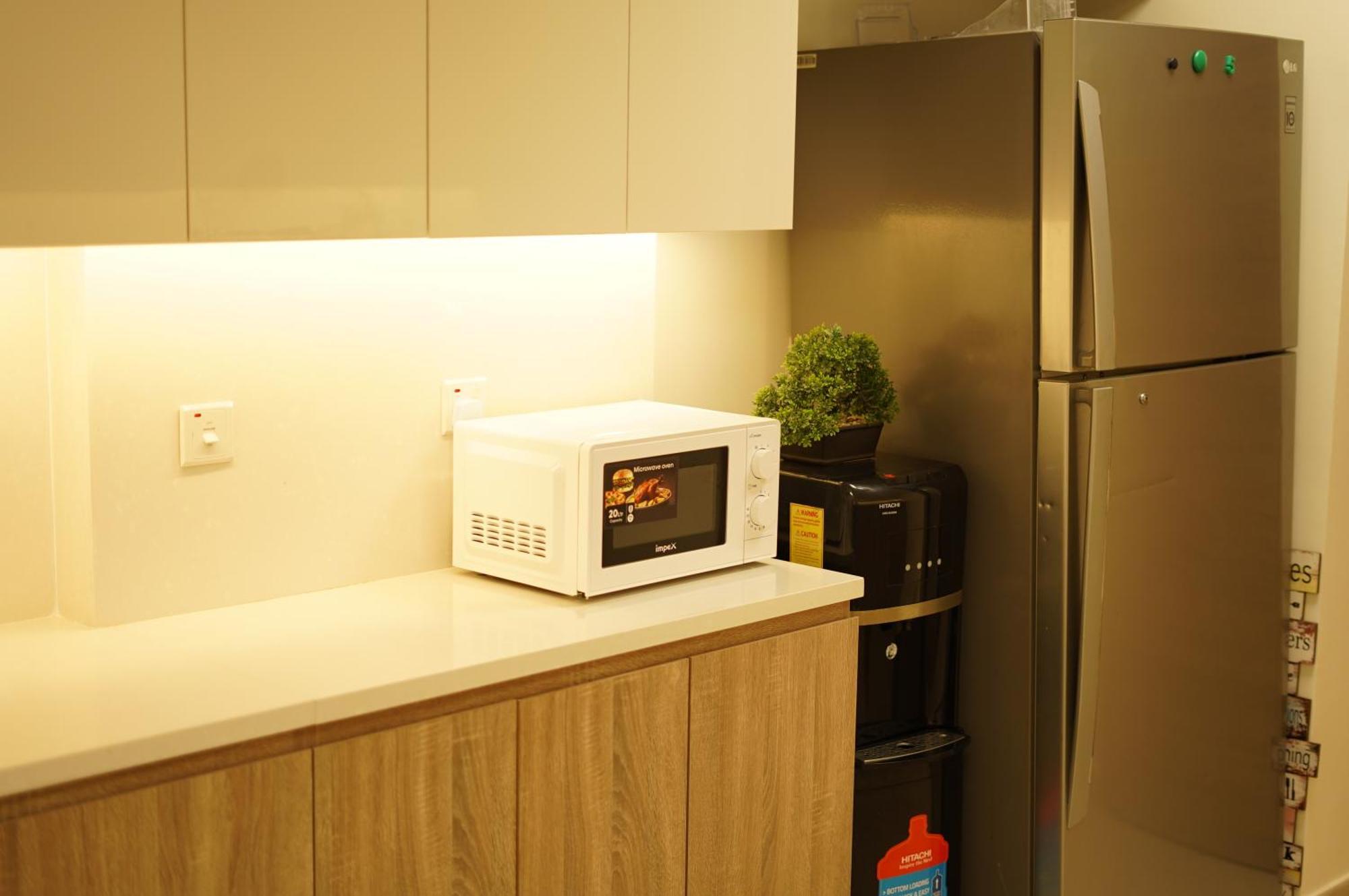 Brown Stone - Mirdif Hills Airport Apartment Dubai
