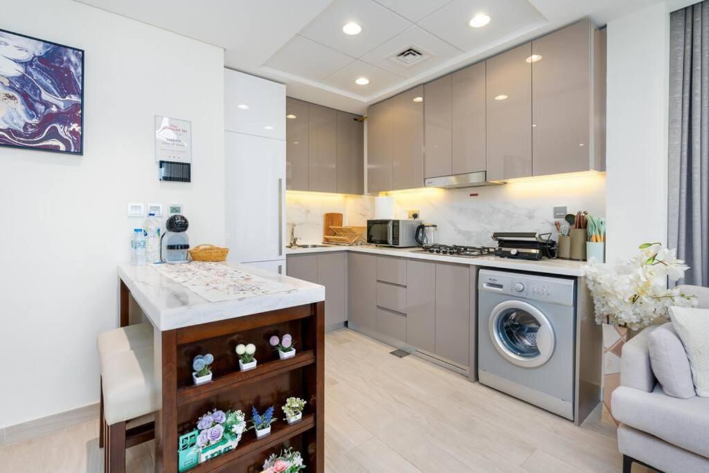 Apartamento 1 Bedroom - 12 Min From Downtown - Azizi Riviera Dubai
