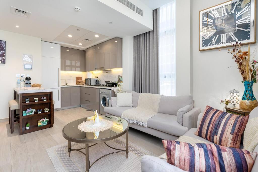 1 Bedroom - 12 Min From Downtown - Azizi Riviera Apartamento