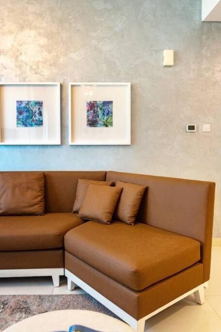 First Class 2br Modern Downtown Retreat Apartment *