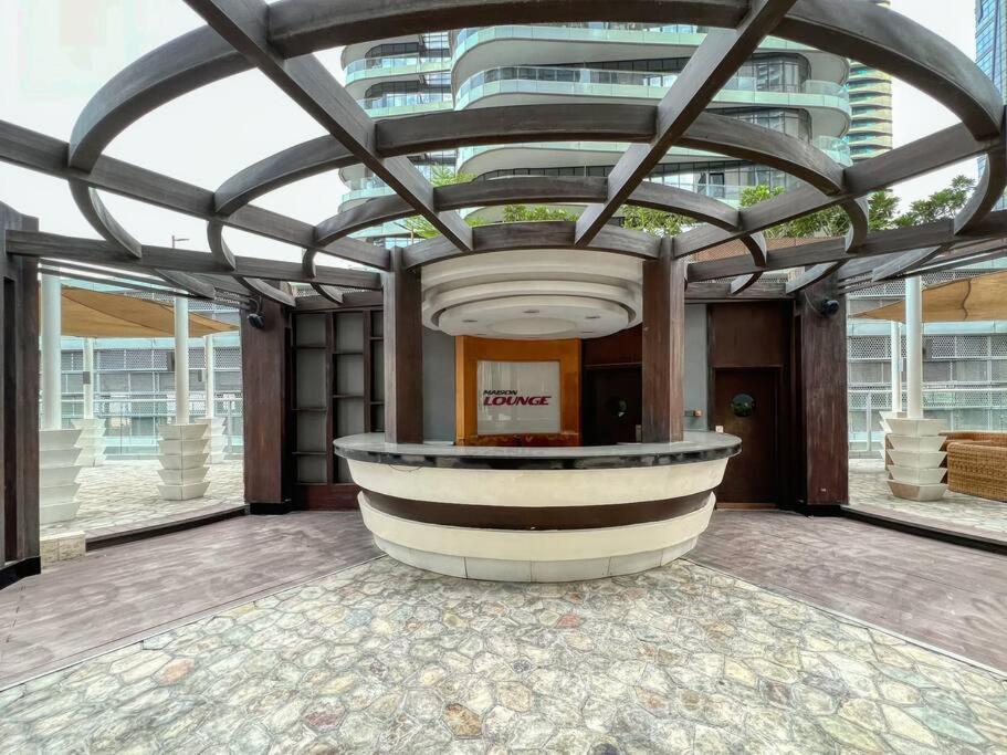 First Class 2br Modern Downtown Retreat Apartment *