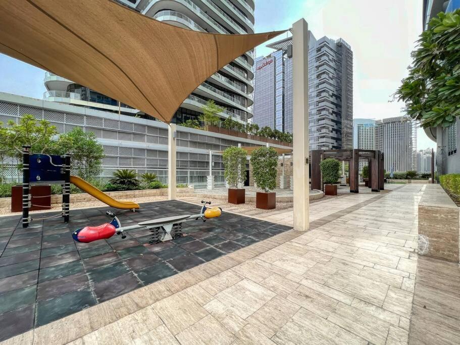 First Class 2br Modern Downtown Retreat Dubai