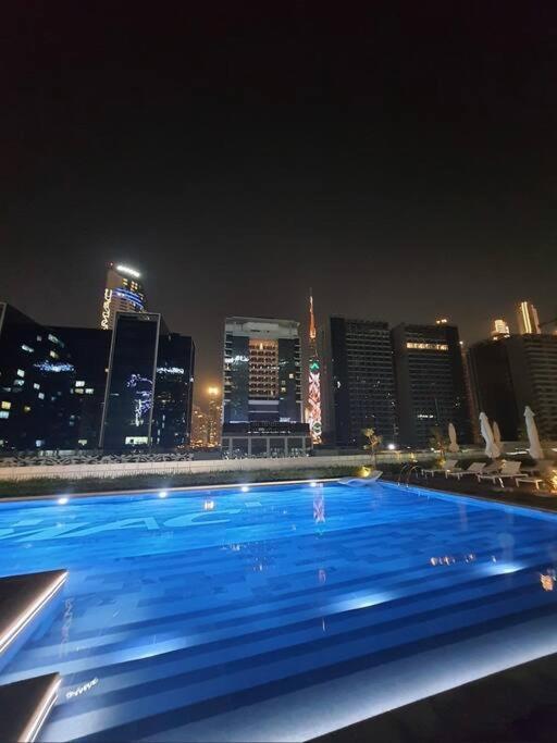 Apartment- 12 Mins Walking Mall Burj Khalifa Apartment Dubai
