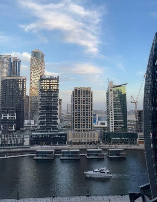 Apartment- 12 Mins Walking Mall Burj Khalifa Apartment Dubai