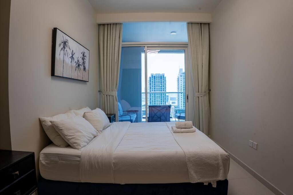 Apartment- 12 Mins Walking Mall Burj Khalifa Dubai