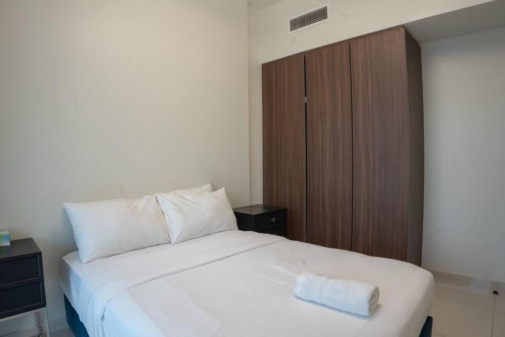 Apartment- 12 Mins Walking Mall Burj Khalifa Apartment