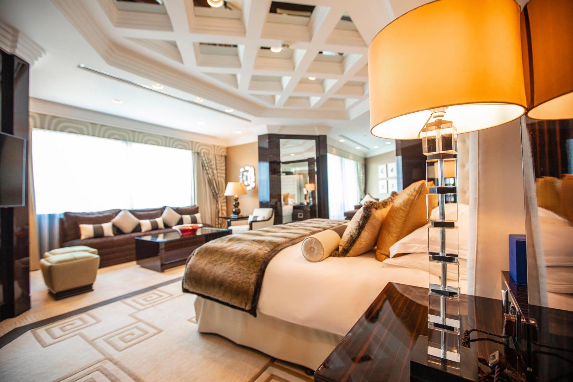 Otel Moevenpick Grand Al Bustan 5*