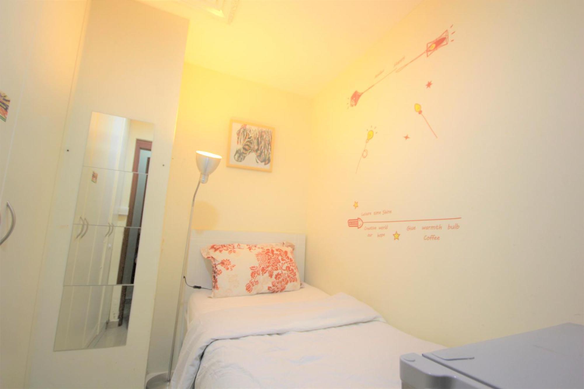 Roomy Small And Partitions At Marina Hospedagem domiciliar Dubai