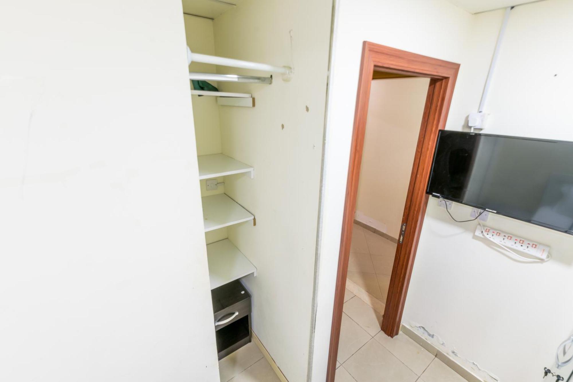 Roomy Small And Partitions At Marina Hospedagem domiciliar Dubai