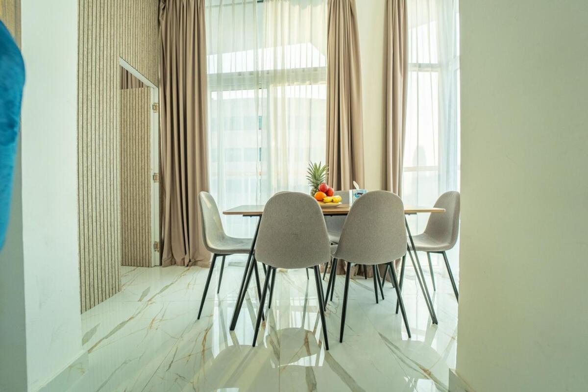 Aws Homes - Luxurious 2br In Business Bay Apartment *