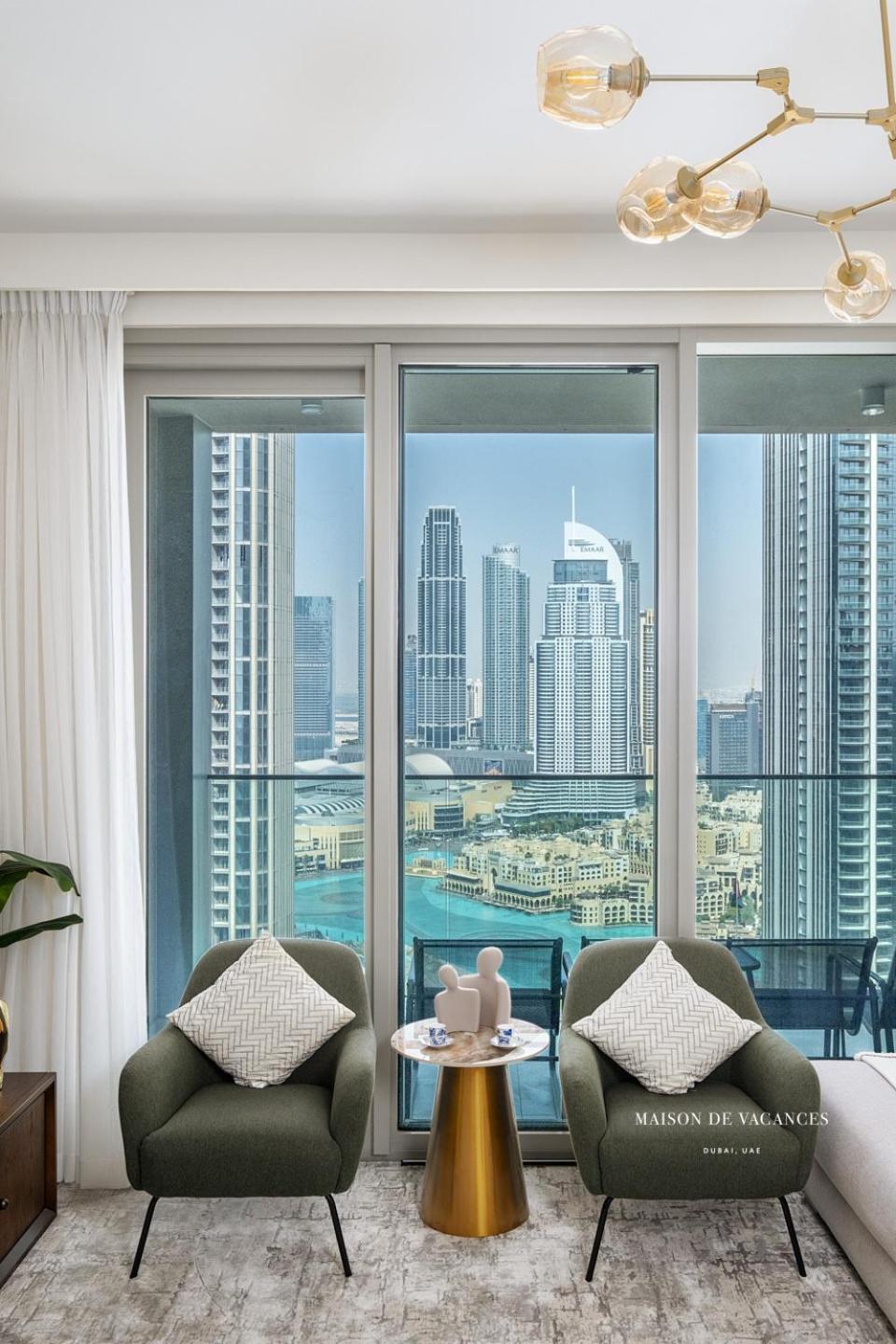Three Bedroom In Downtown With Burj Khalifa View Apartment *