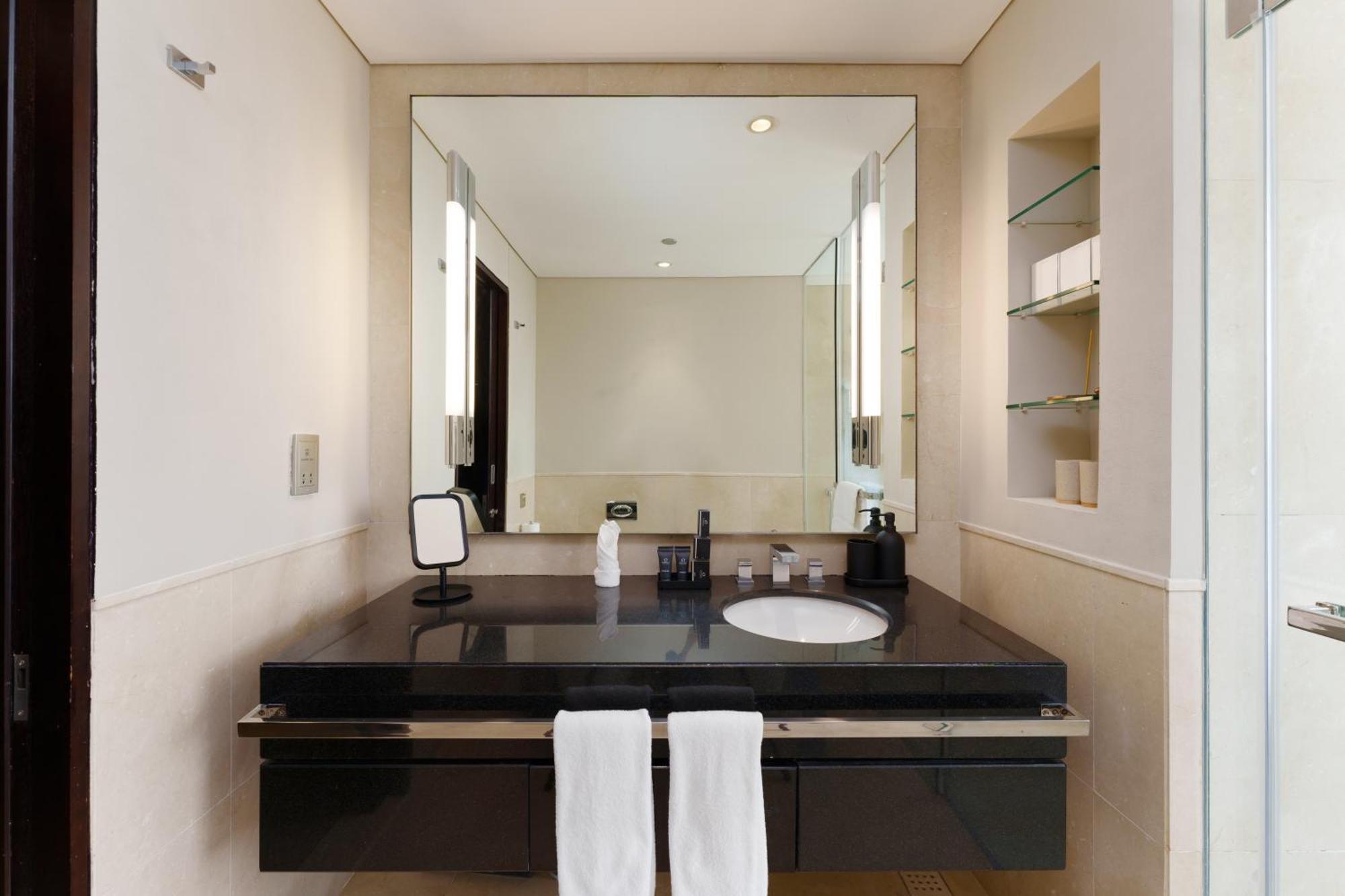 Daniels Marina View 1br In Jw Marriott Marina