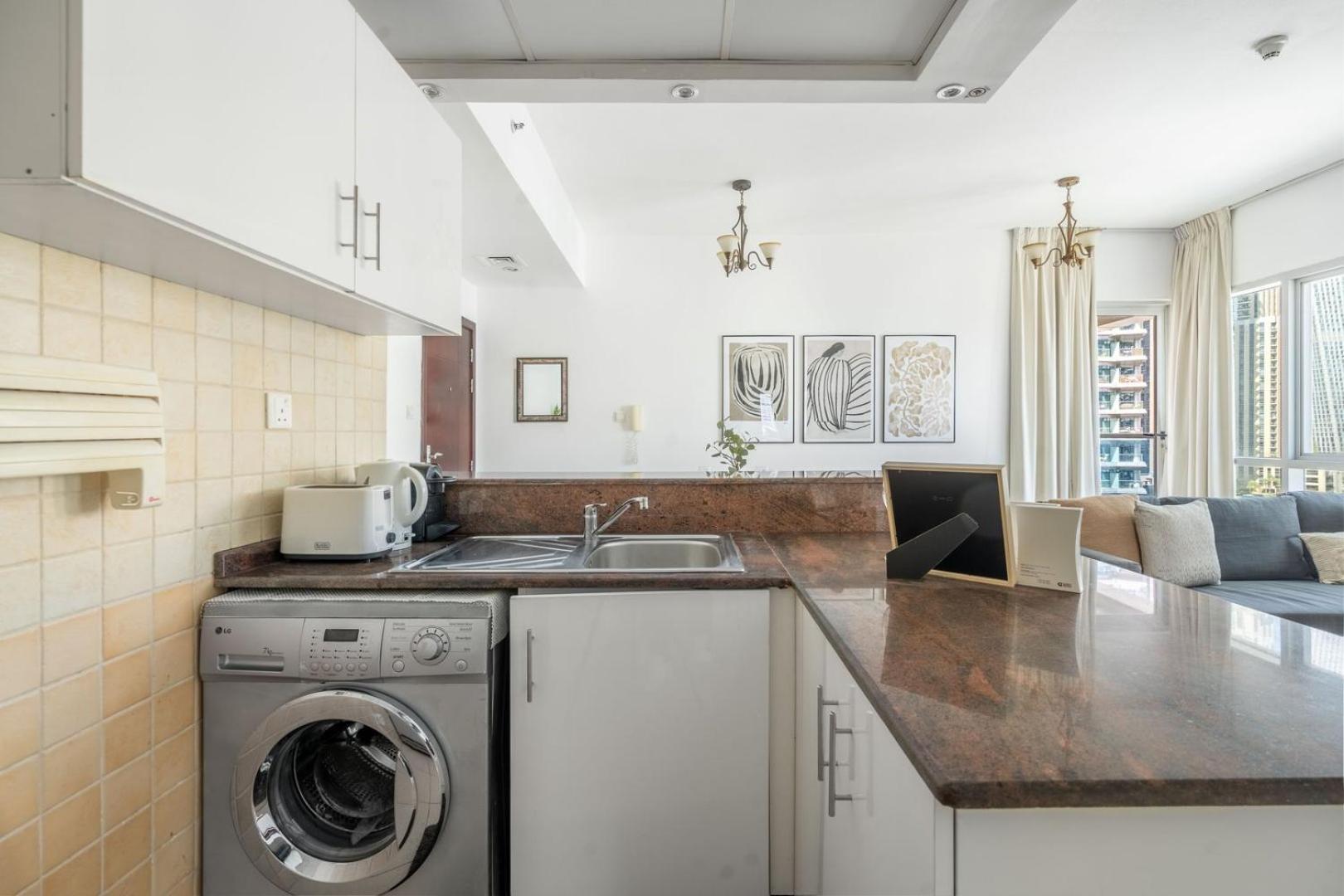 Guestready - Chic Living Near Dubai's Attractions