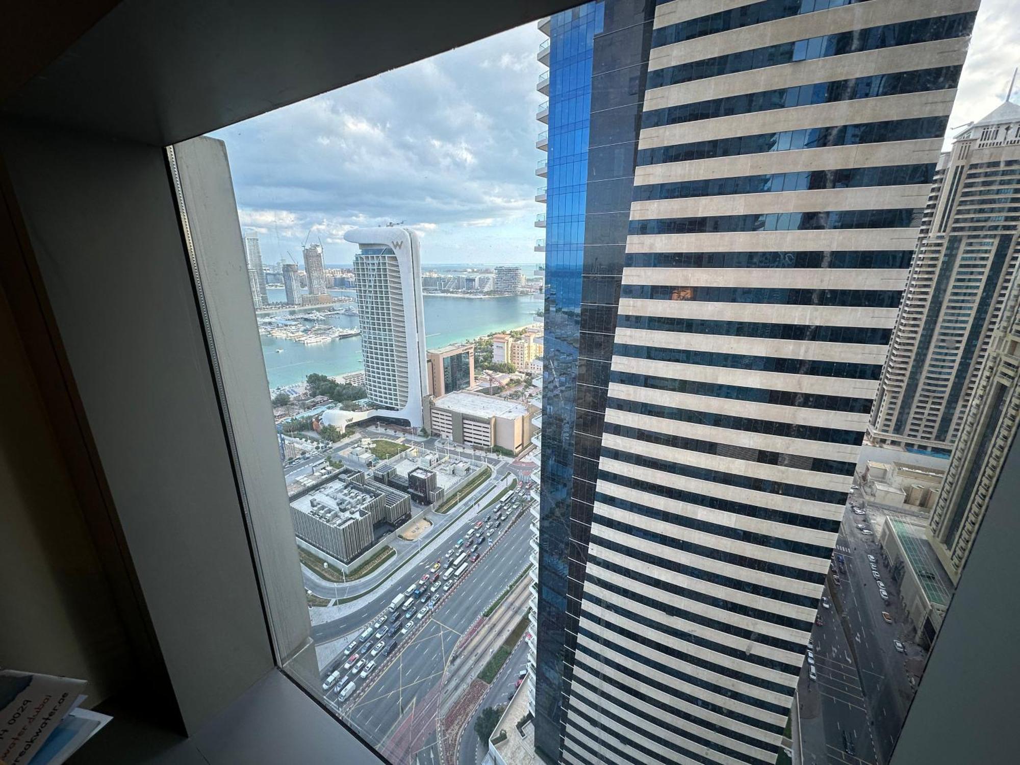Super Host At Highest Residential Tower In The World, Private In A Shared *