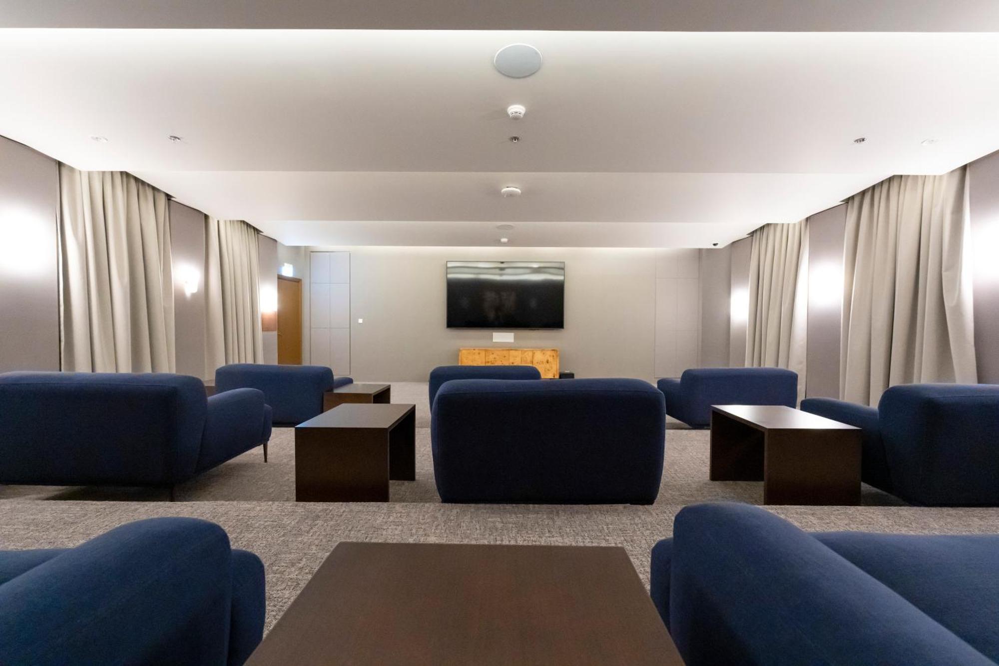 2br Downtown Dubai, Walkable To Mall & Burj * Dubai