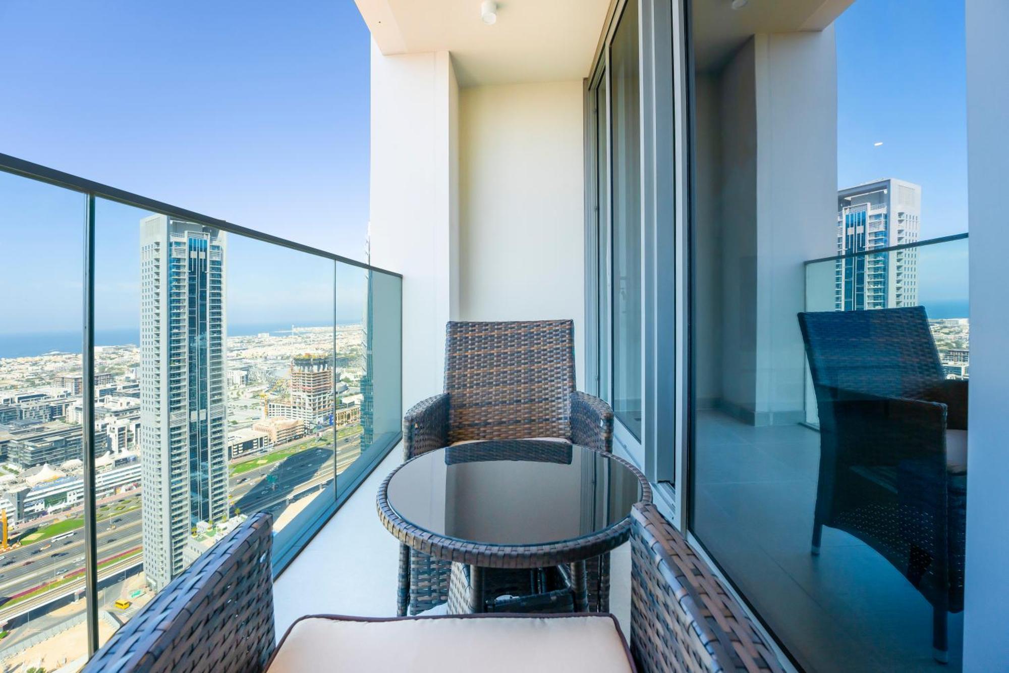 2br Downtown Dubai, Walkable To Mall & Burj *