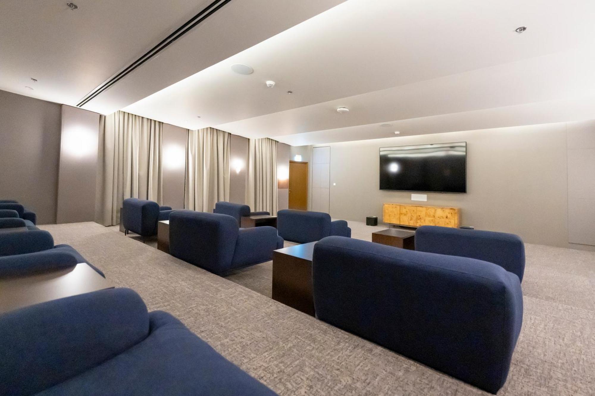 Apartment 2br Downtown Dubai, Walkable To Mall & Burj