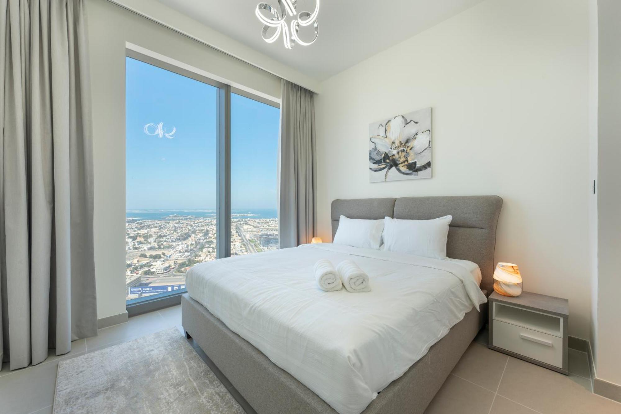 2br Downtown Dubai, Walkable To Mall & Burj Dubai