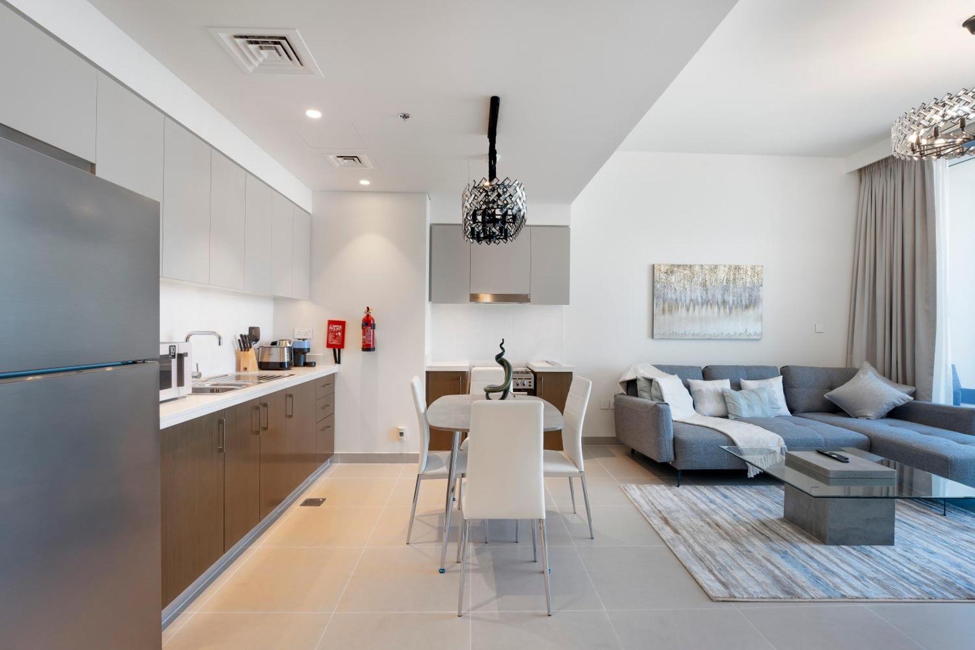 2br Downtown Dubai, Walkable To Mall & Burj Dubai