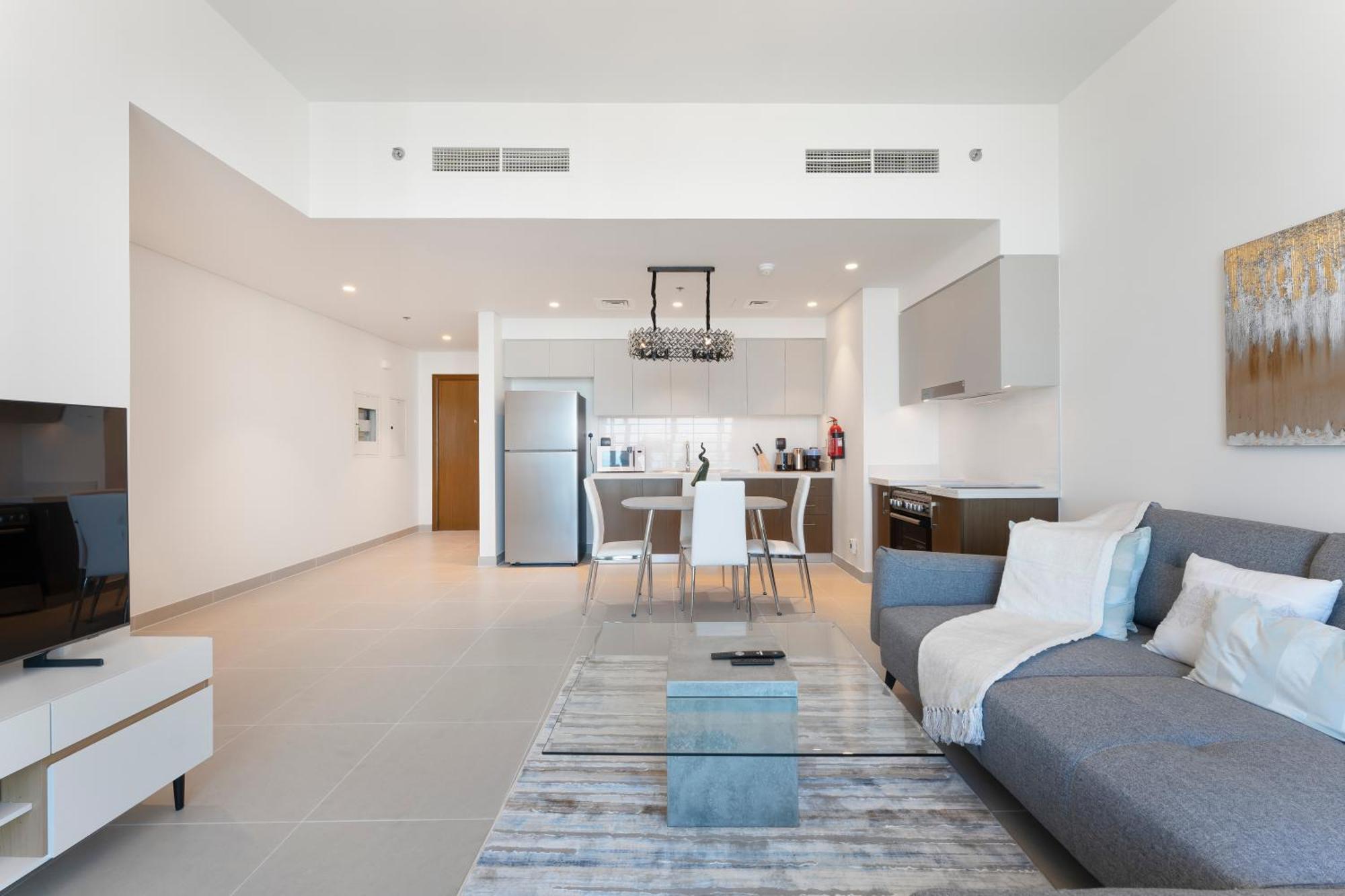 Apartment 2br Downtown Dubai, Walkable To Mall & Burj *