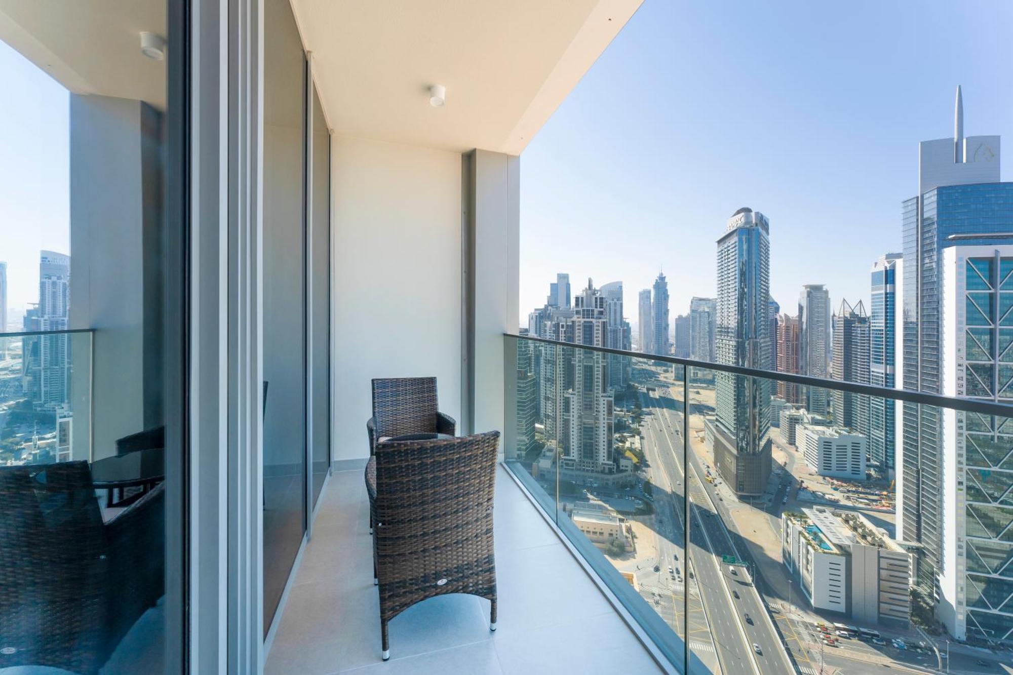 2br Downtown Dubai, Walkable To Mall & Burj *