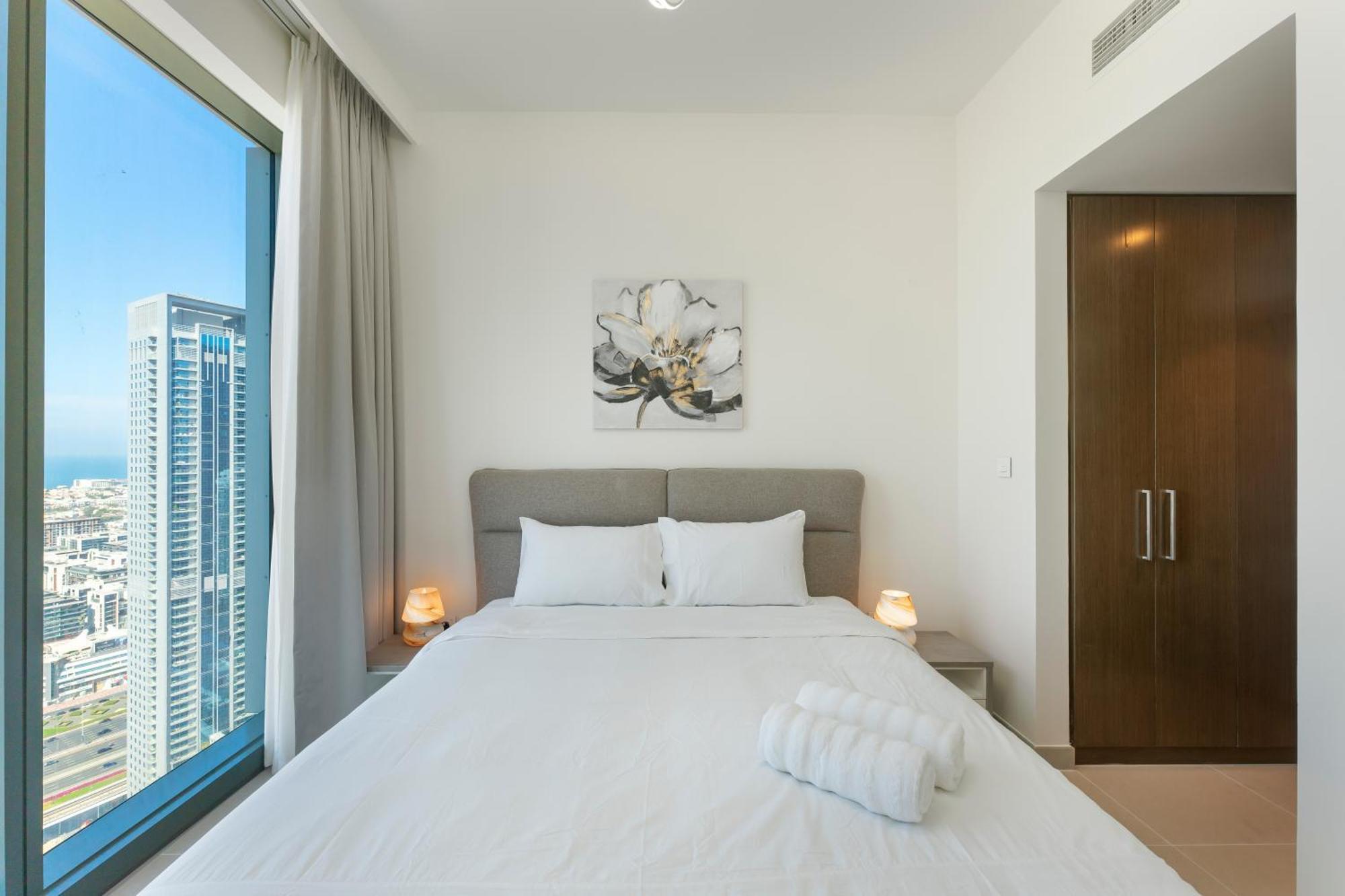 2br Downtown Dubai, Walkable To Mall & Burj